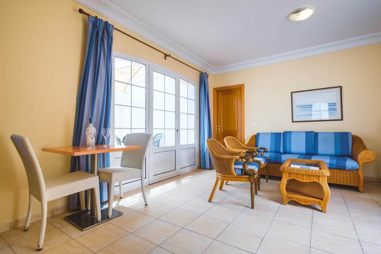 Apartamentos Livvo Coloradamar Плая Бланка Екстериор снимка