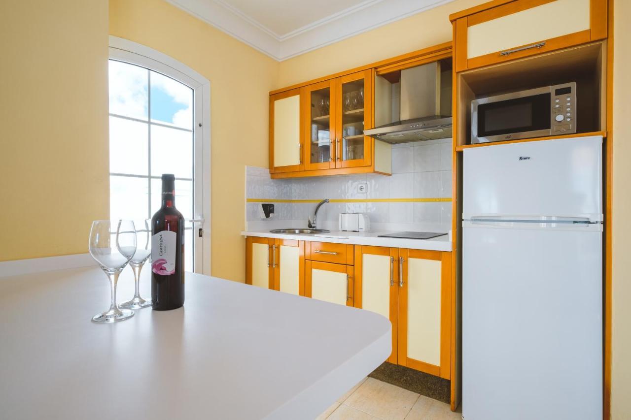 Apartamentos Livvo Coloradamar Плая Бланка Екстериор снимка